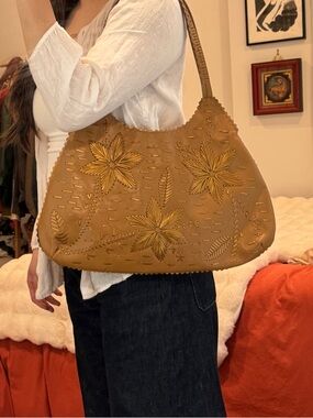 Stunning Tan Leather Flower Women's Shoulder Bag